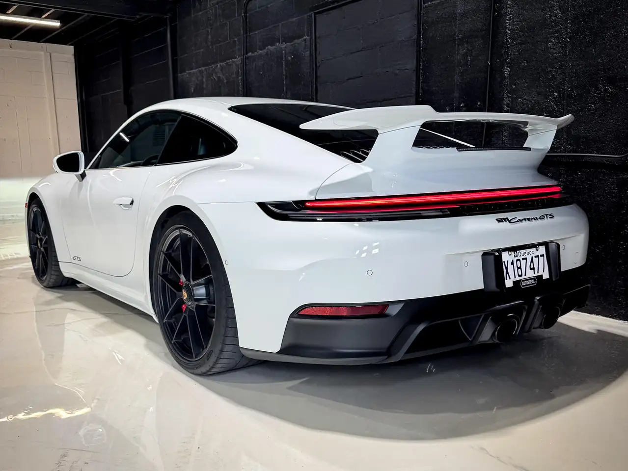 Porsche 911 - Image 6