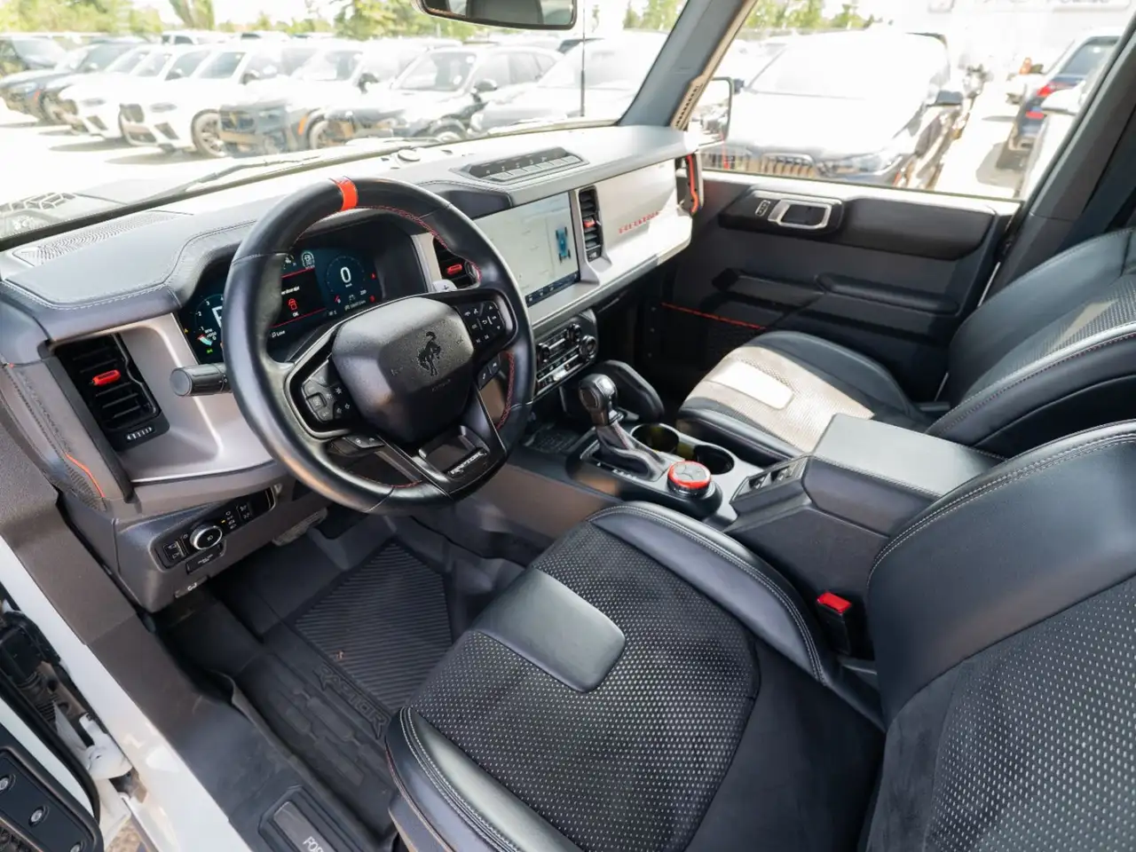 Ford Bronco - Image 12