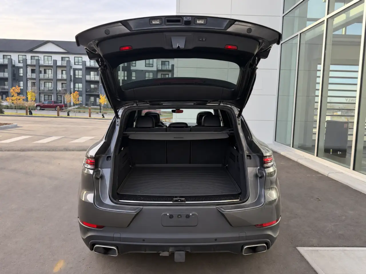 Porsche Cayenne - Image 25