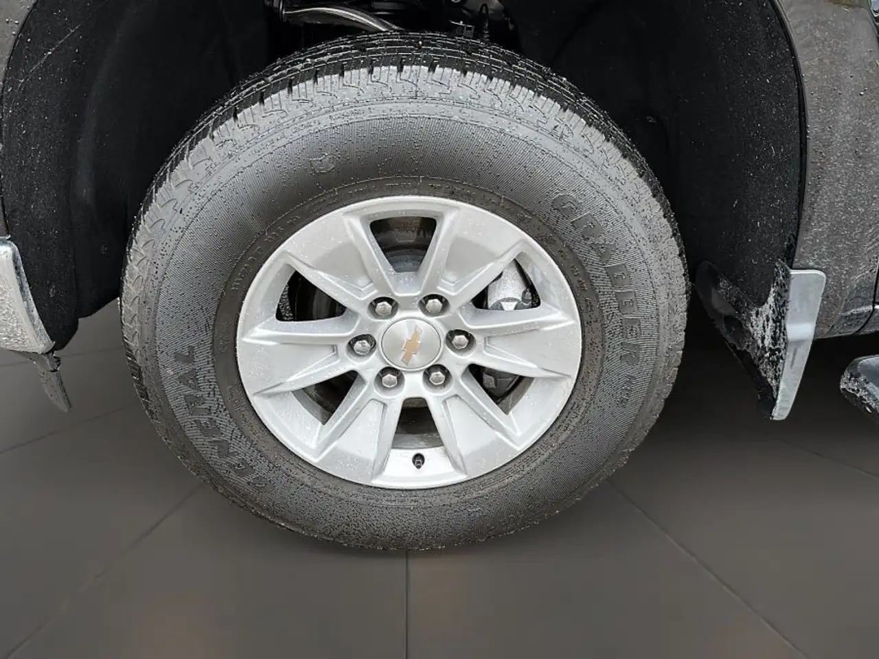 Chevrolet Silverado 1500 - Image 7
