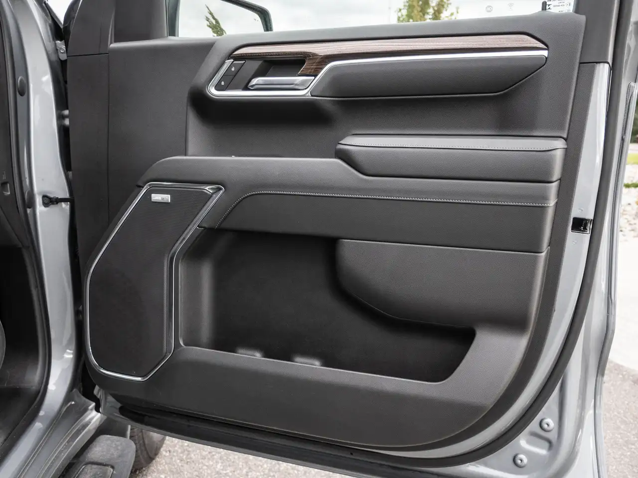 Chevrolet Silverado 1500 - Image 30