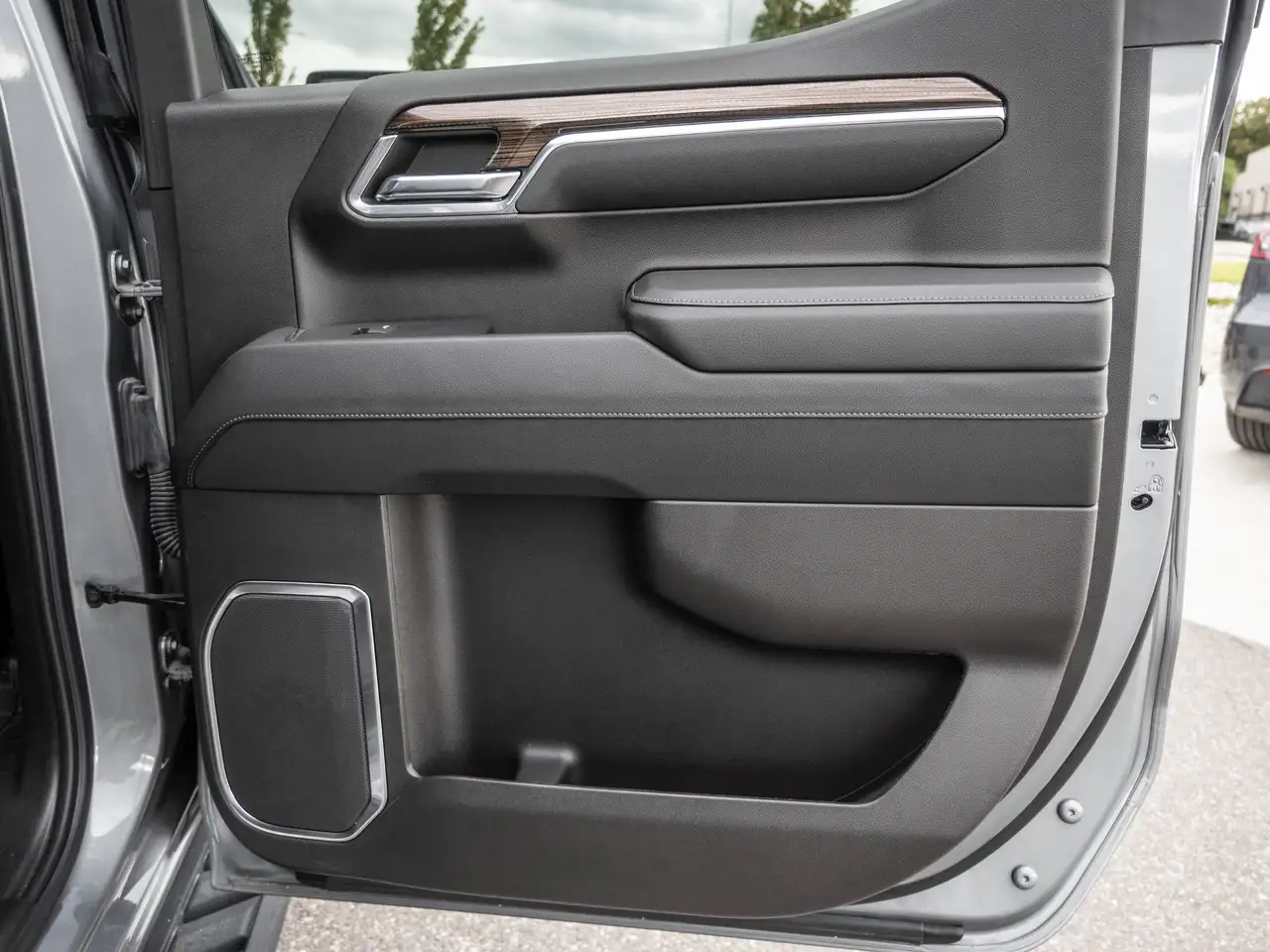 Chevrolet Silverado 1500 - Image 27
