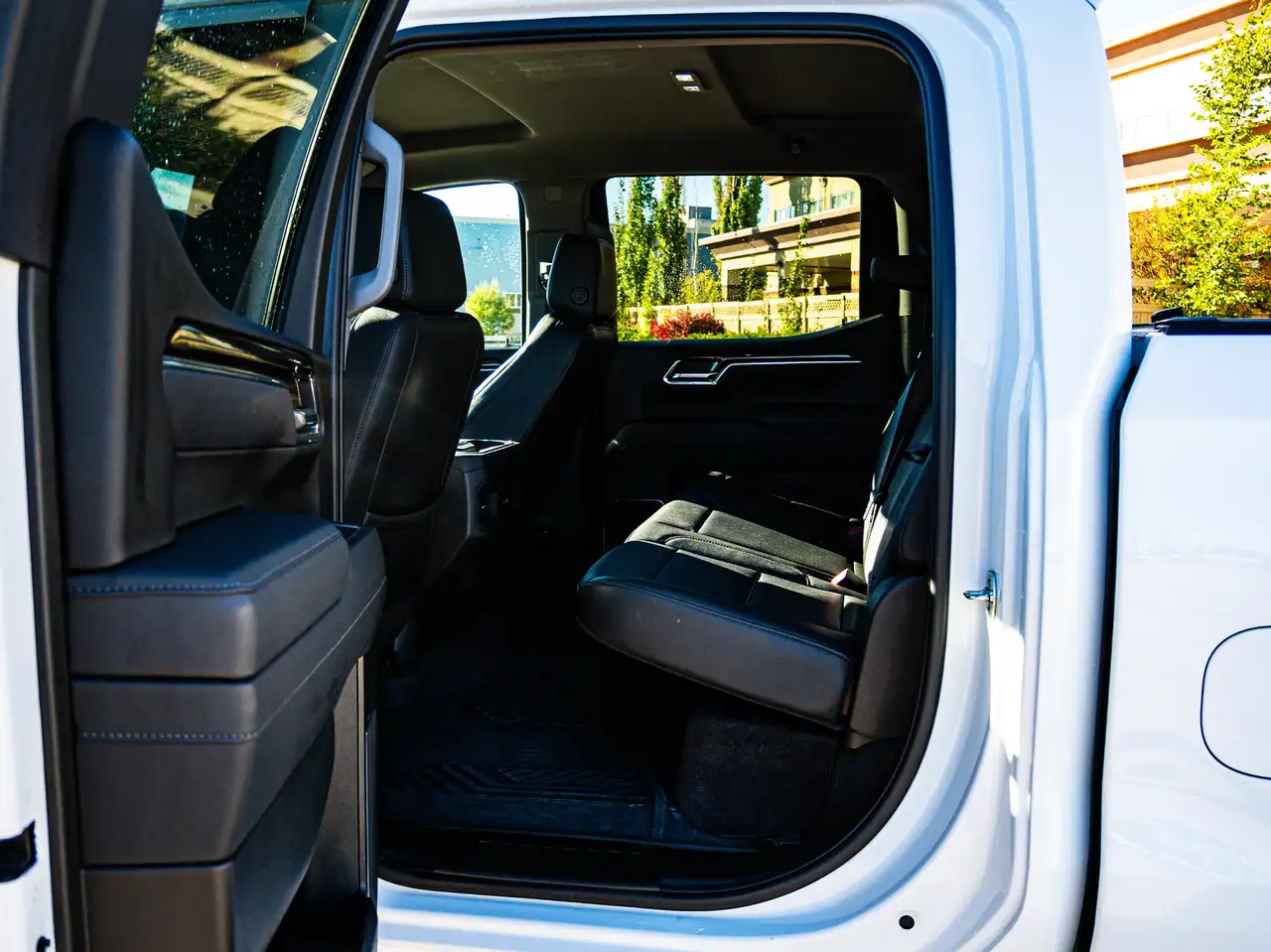 Chevrolet Silverado 1500 - Image 31
