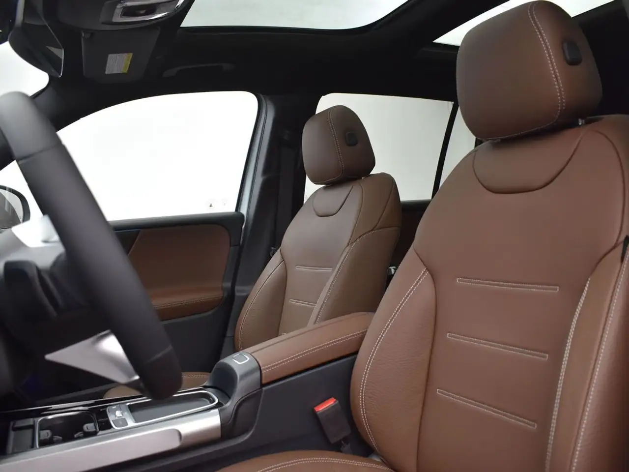 Mercedes-Benz GLB - Image 12