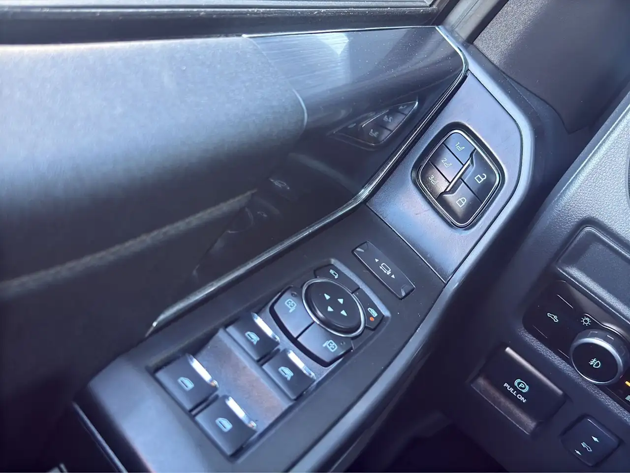 Ford F-150 - Image 12