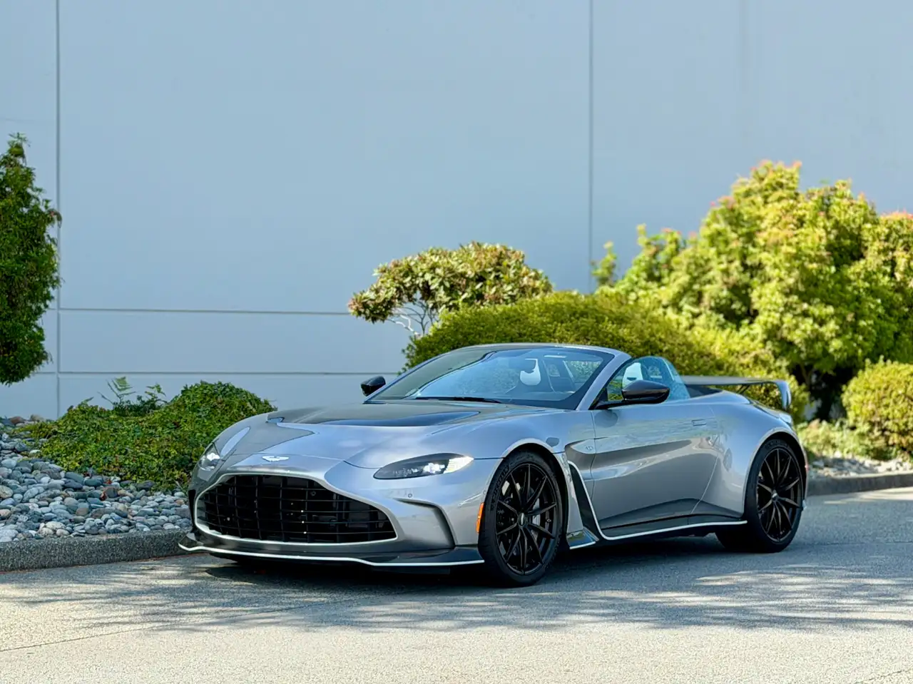Aston Martin Vantage - Image 3