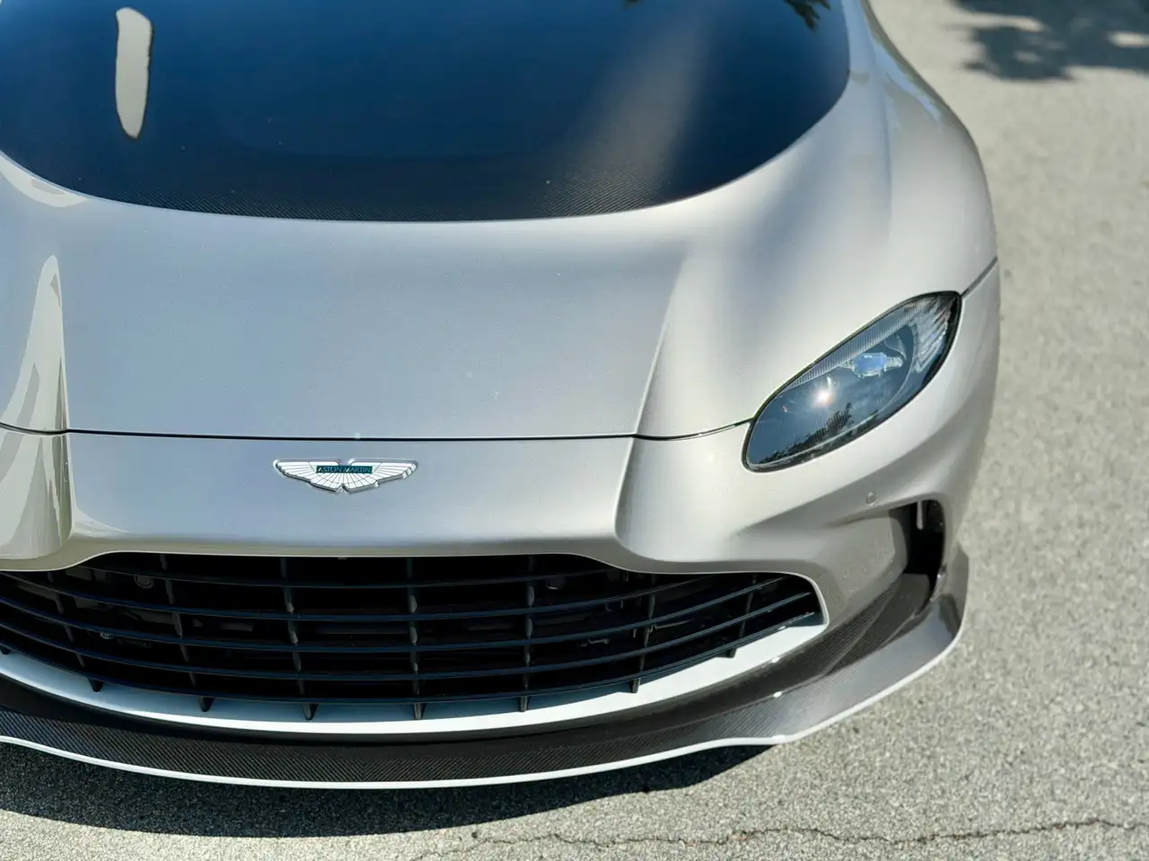 Aston Martin Vantage - Image 9
