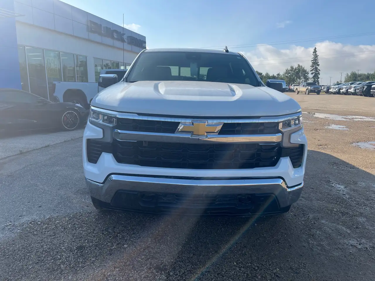 Chevrolet Silverado 1500 - Image 3