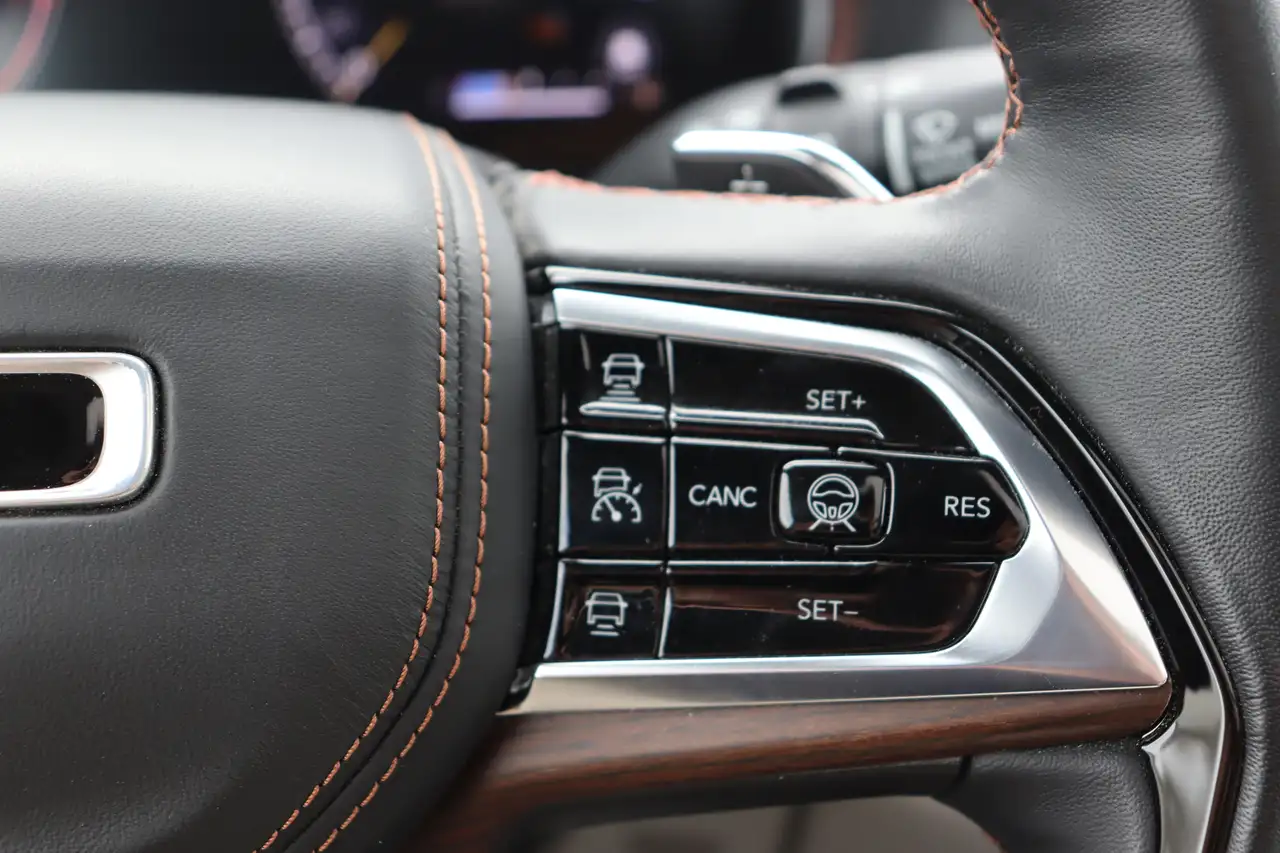 Jeep Grand Cherokee - Image 21