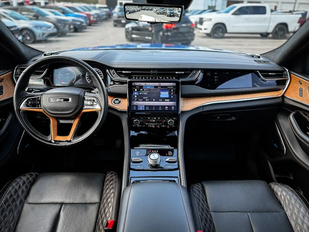Jeep Grand Cherokee - Image 13