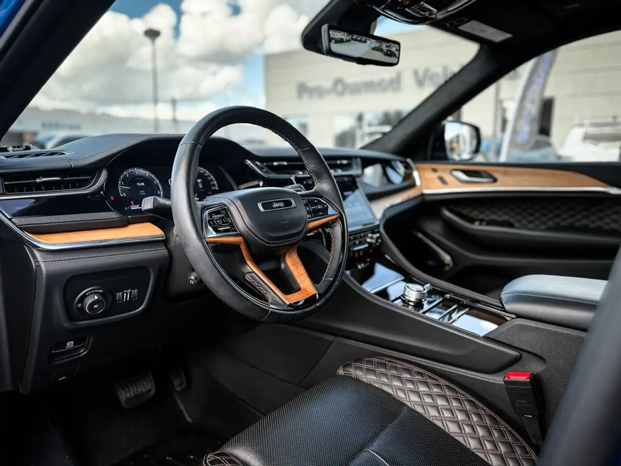 Jeep Grand Cherokee - Image 10