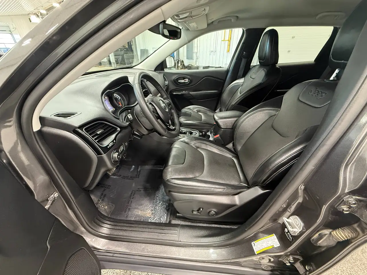Jeep Cherokee - Image 9