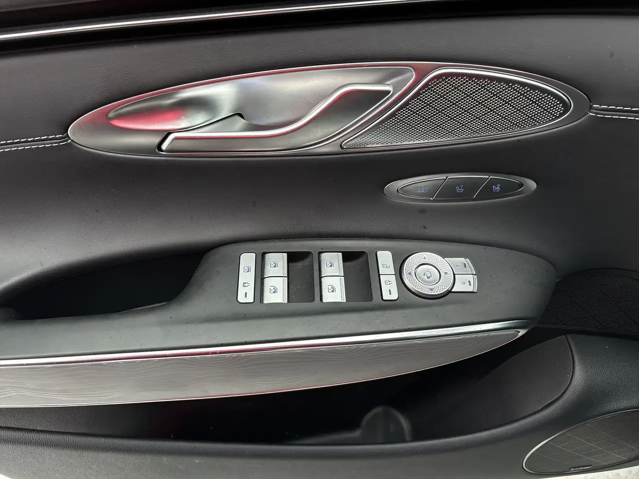 Genesis GV70 - Image 21