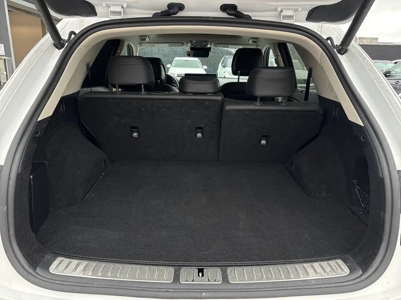 Genesis GV70 - Image 32