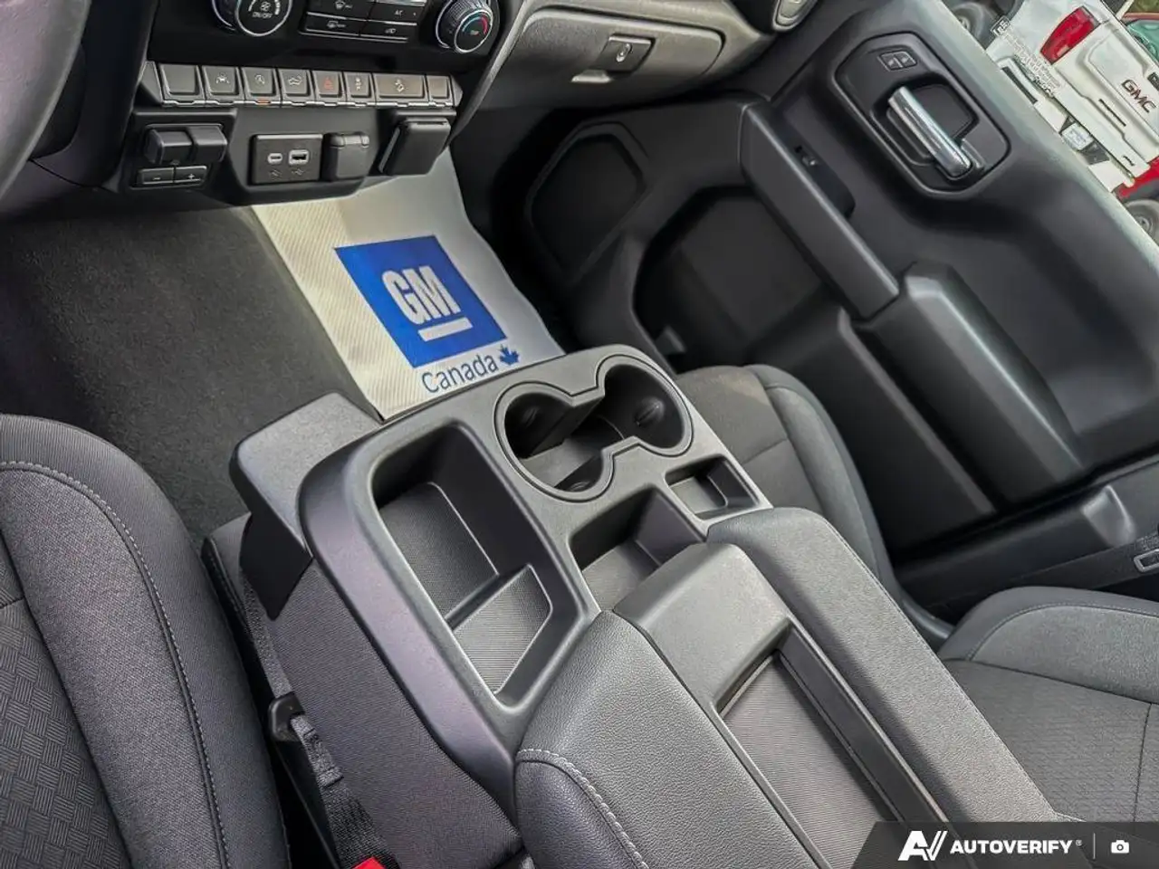 Chevrolet Silverado 1500 - Image 21