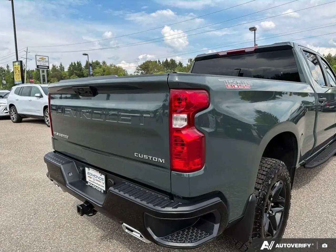Chevrolet Silverado 1500 - Image 14