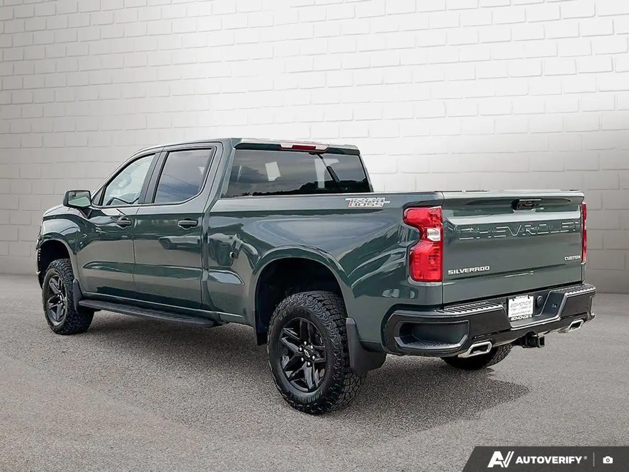 Chevrolet Silverado 1500 - Image 3