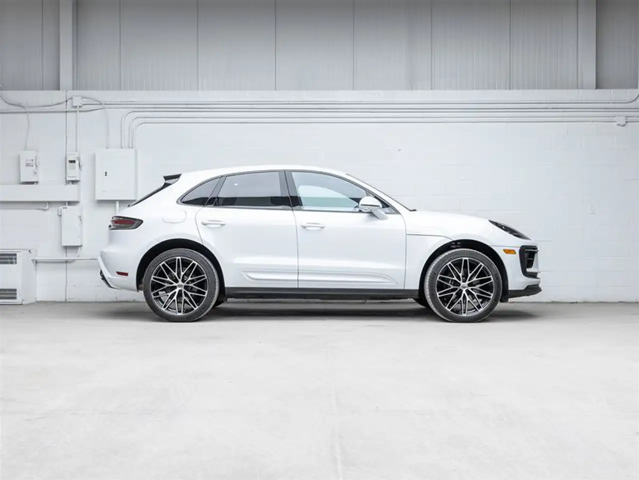 Porsche Macan - Image 14