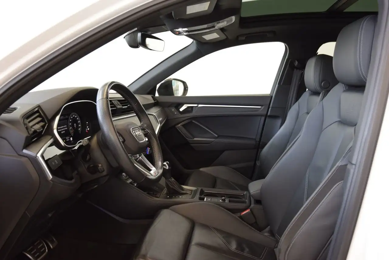 Audi Q3 - Image 7
