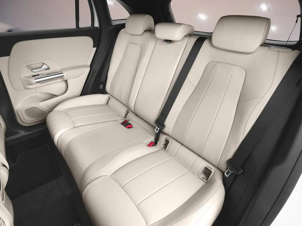 Mercedes-Benz GLA - Image 9