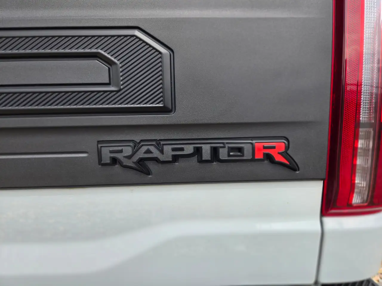 Ford F-150 - Image 11