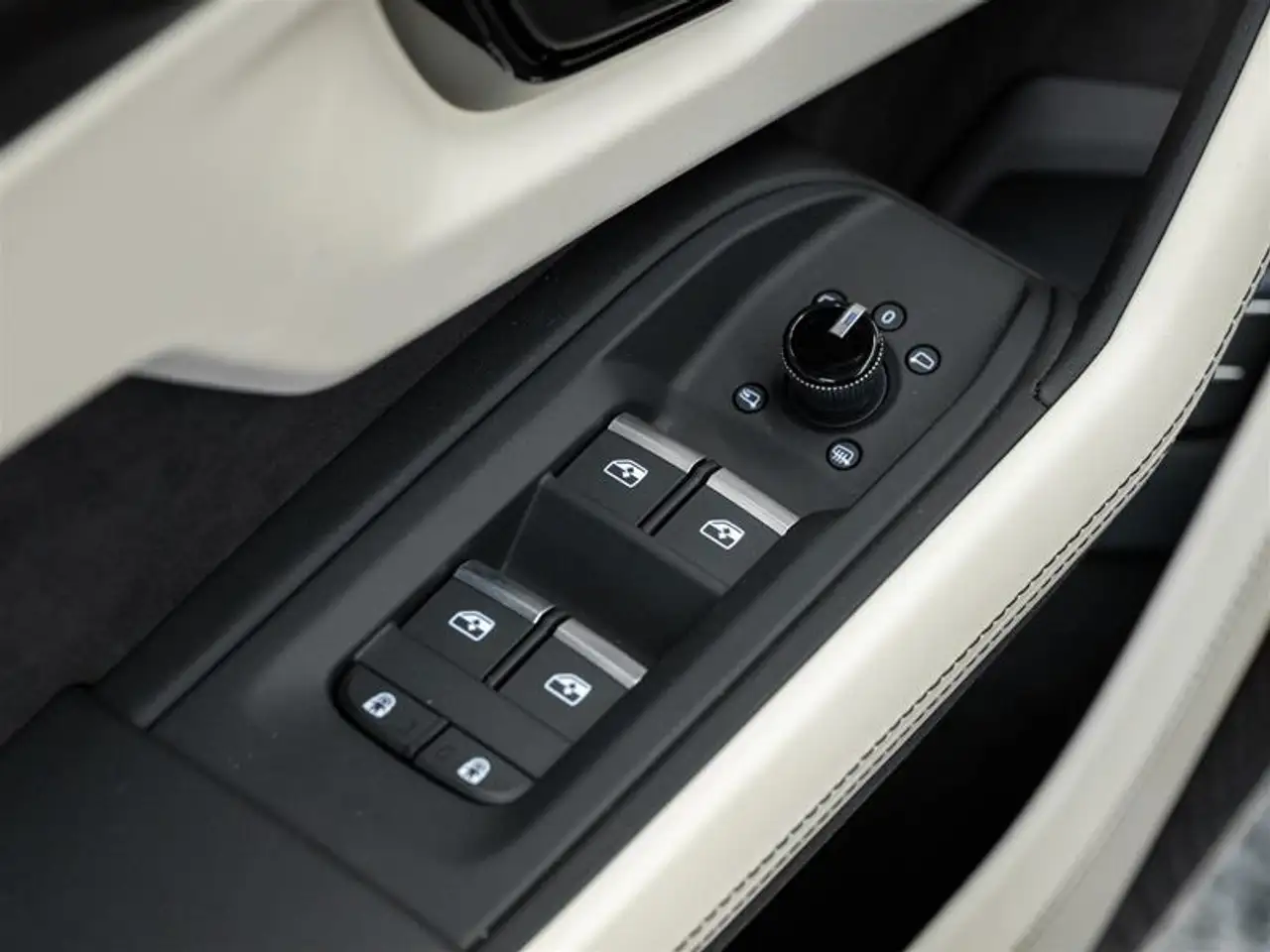Lamborghini Urus - Image 21