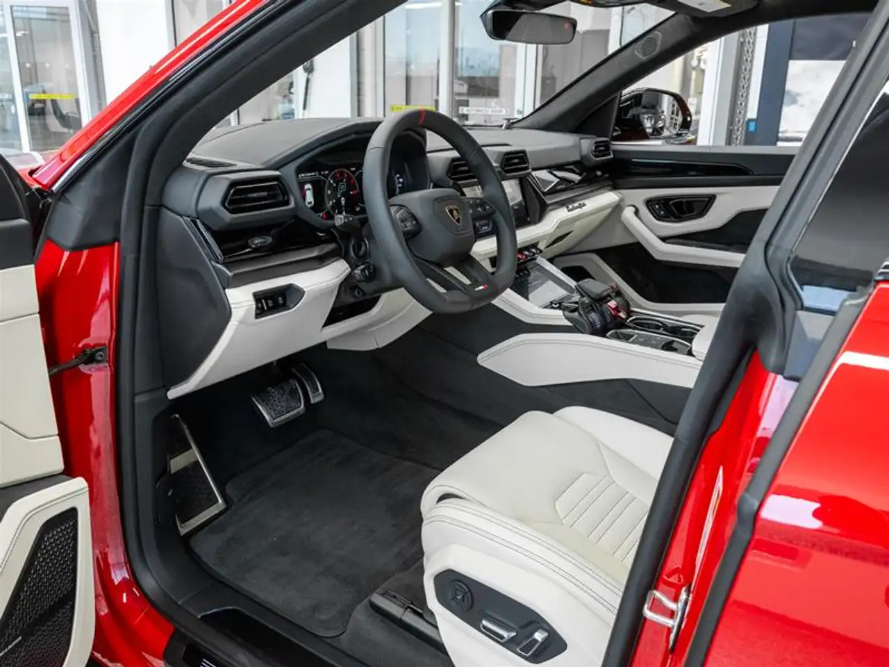 Lamborghini Urus - Image 10
