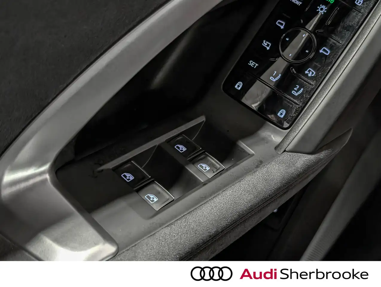 Audi SQ5 - Image 24