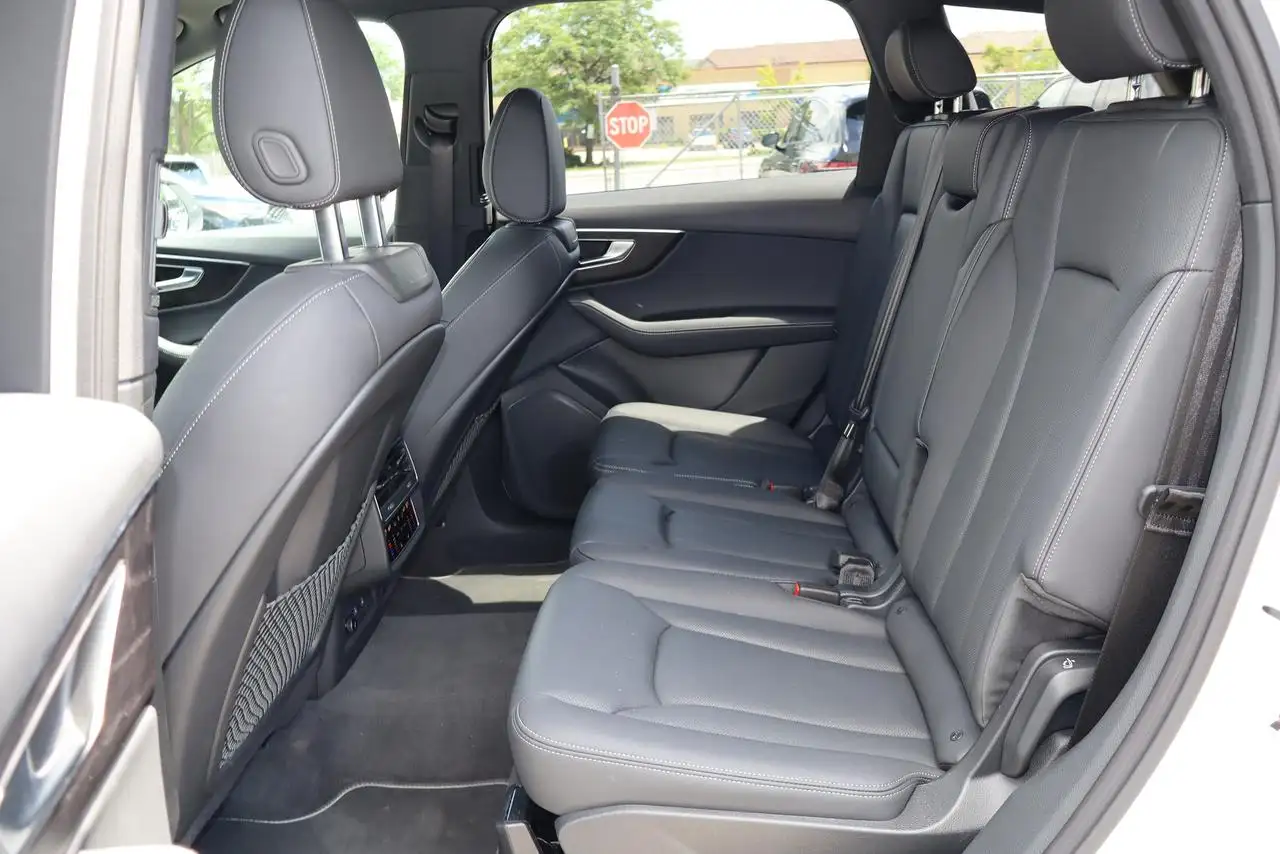 Audi Q7 - Image 23