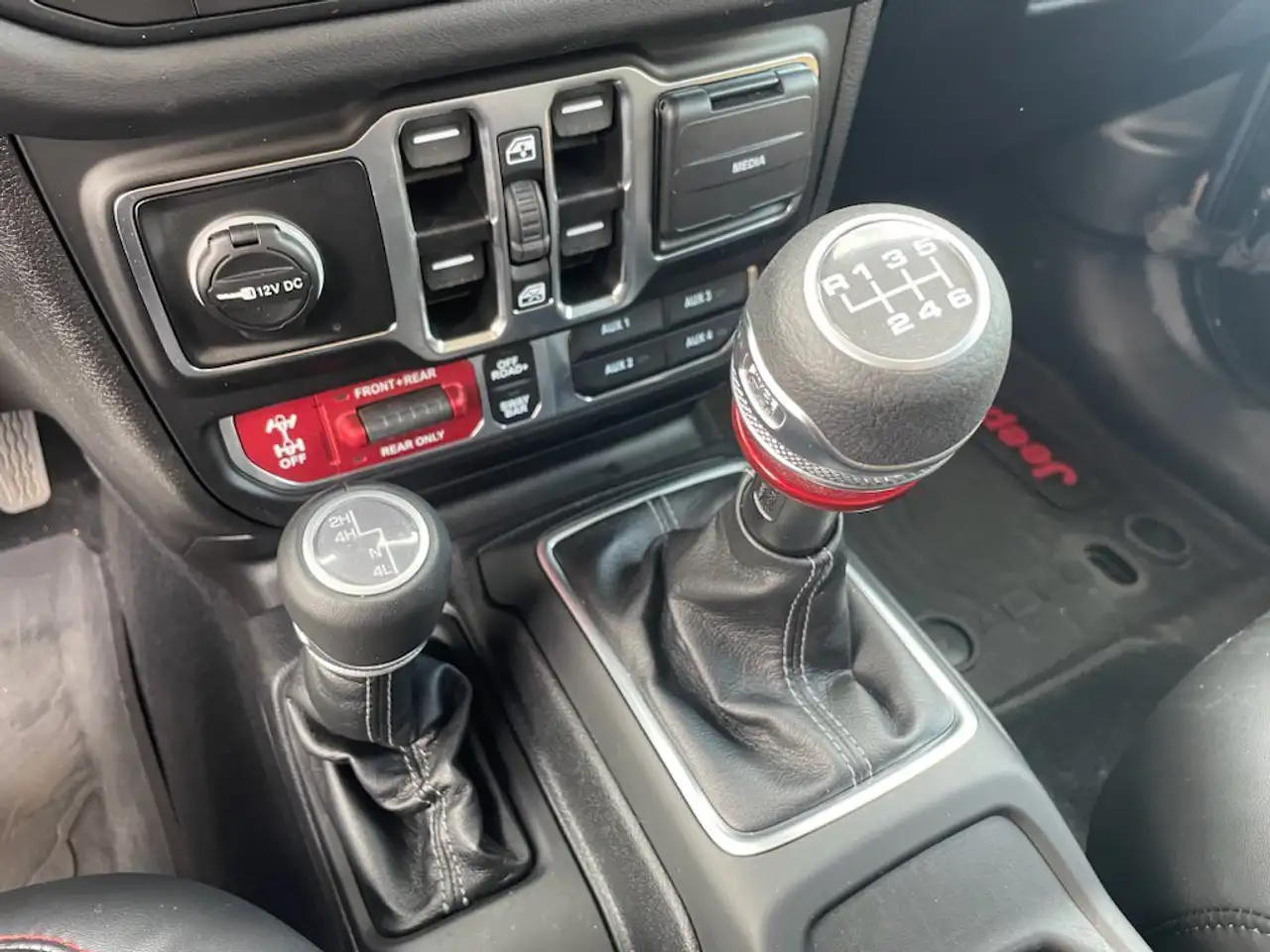 Jeep Wrangler - Image 20