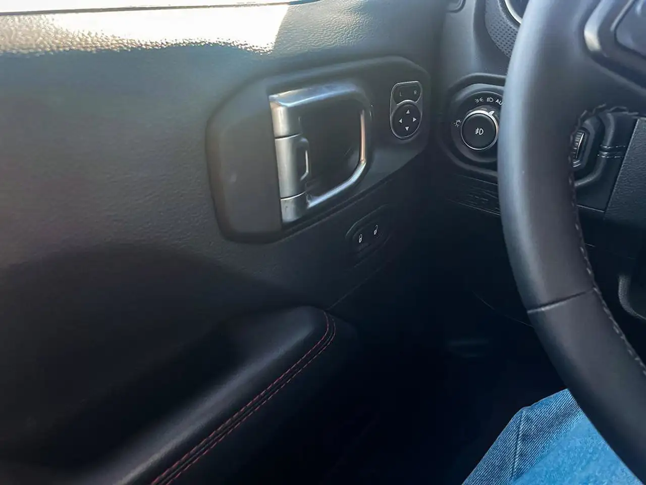 Jeep Wrangler - Image 19
