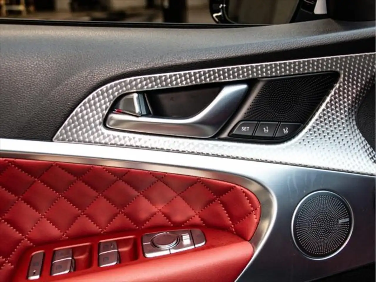 Genesis G70 - Image 16