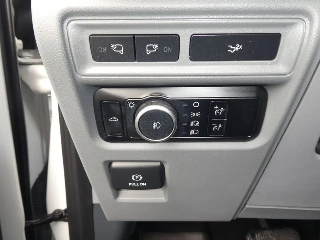 Ford F-150 - Image 18