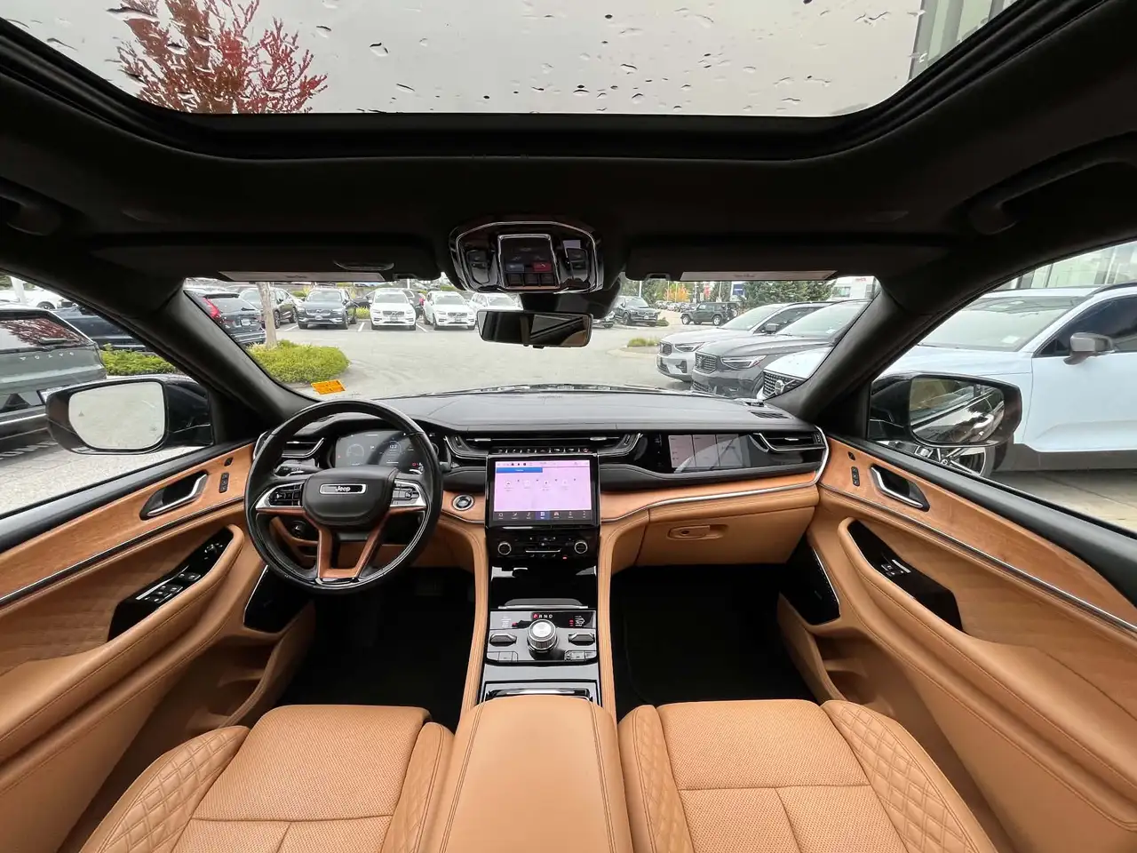 Jeep Grand Cherokee - Image 23
