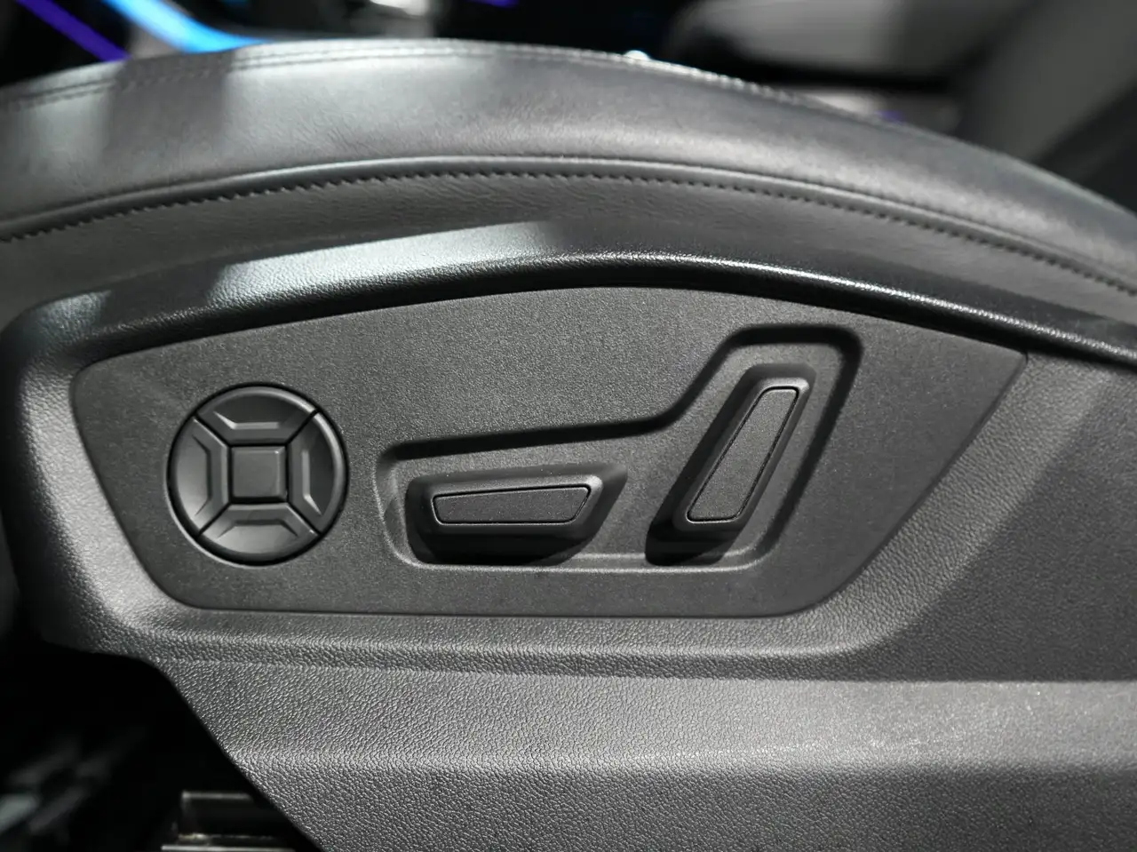 Audi Q7 - Image 40