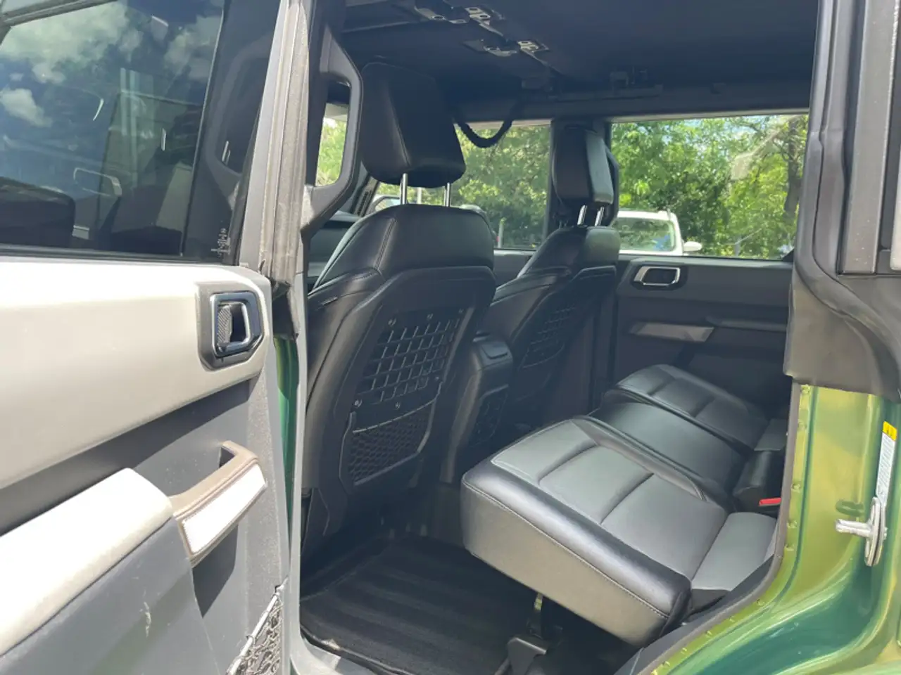 Ford Bronco - Image 8