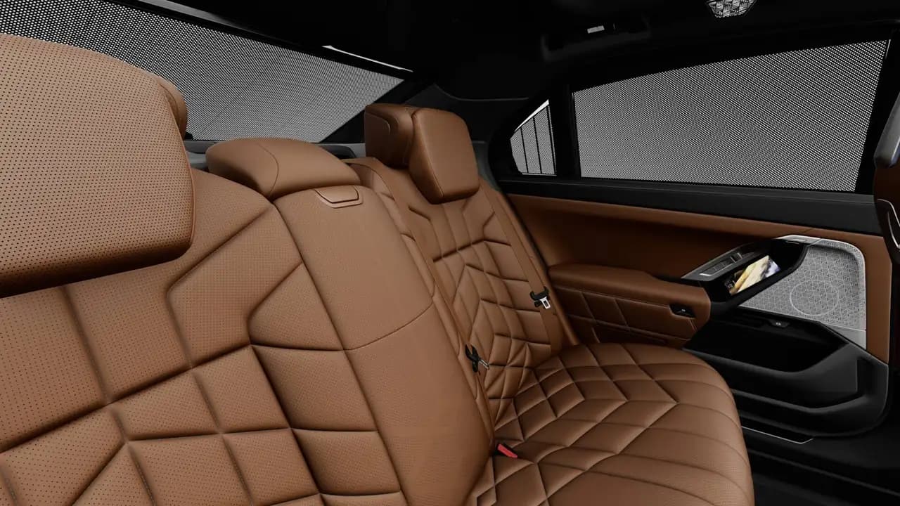 BMW 7 Series - Image 12