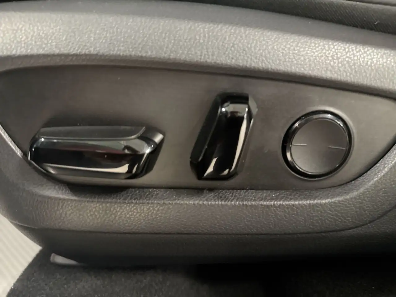 Lexus NX - Image 12