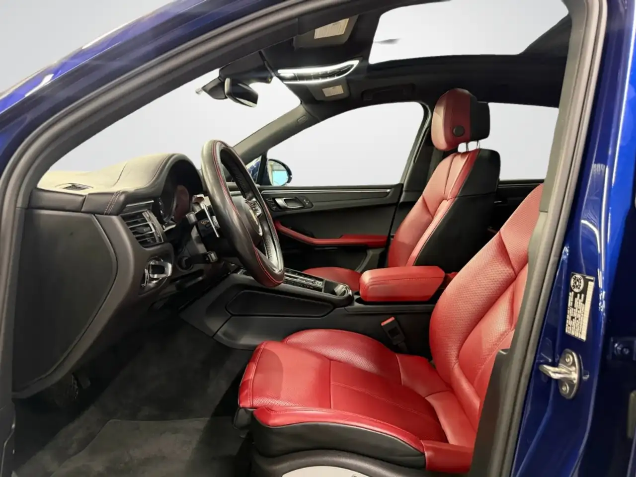 Porsche Macan - Image 9