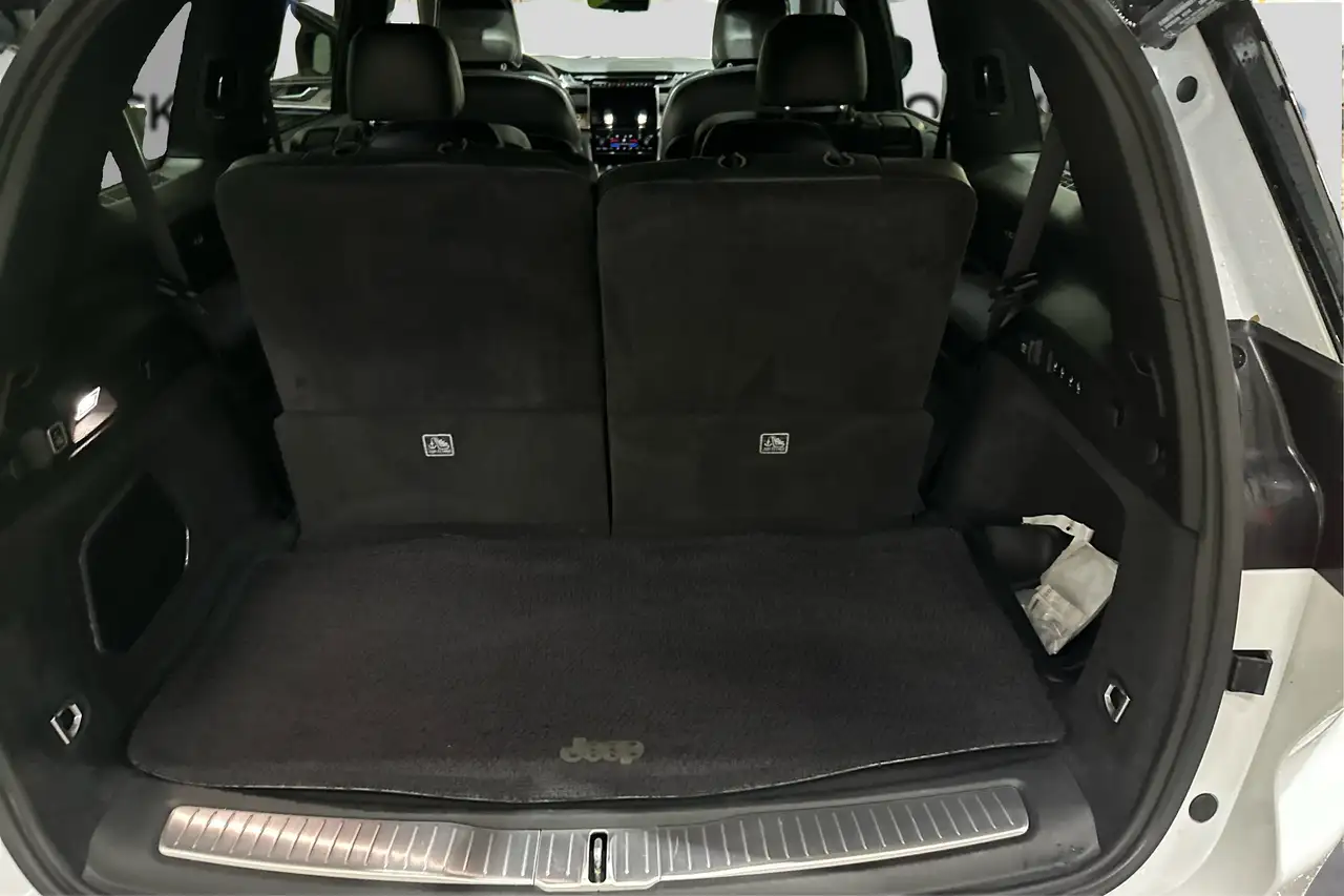 Jeep Grand Cherokee - Image 10