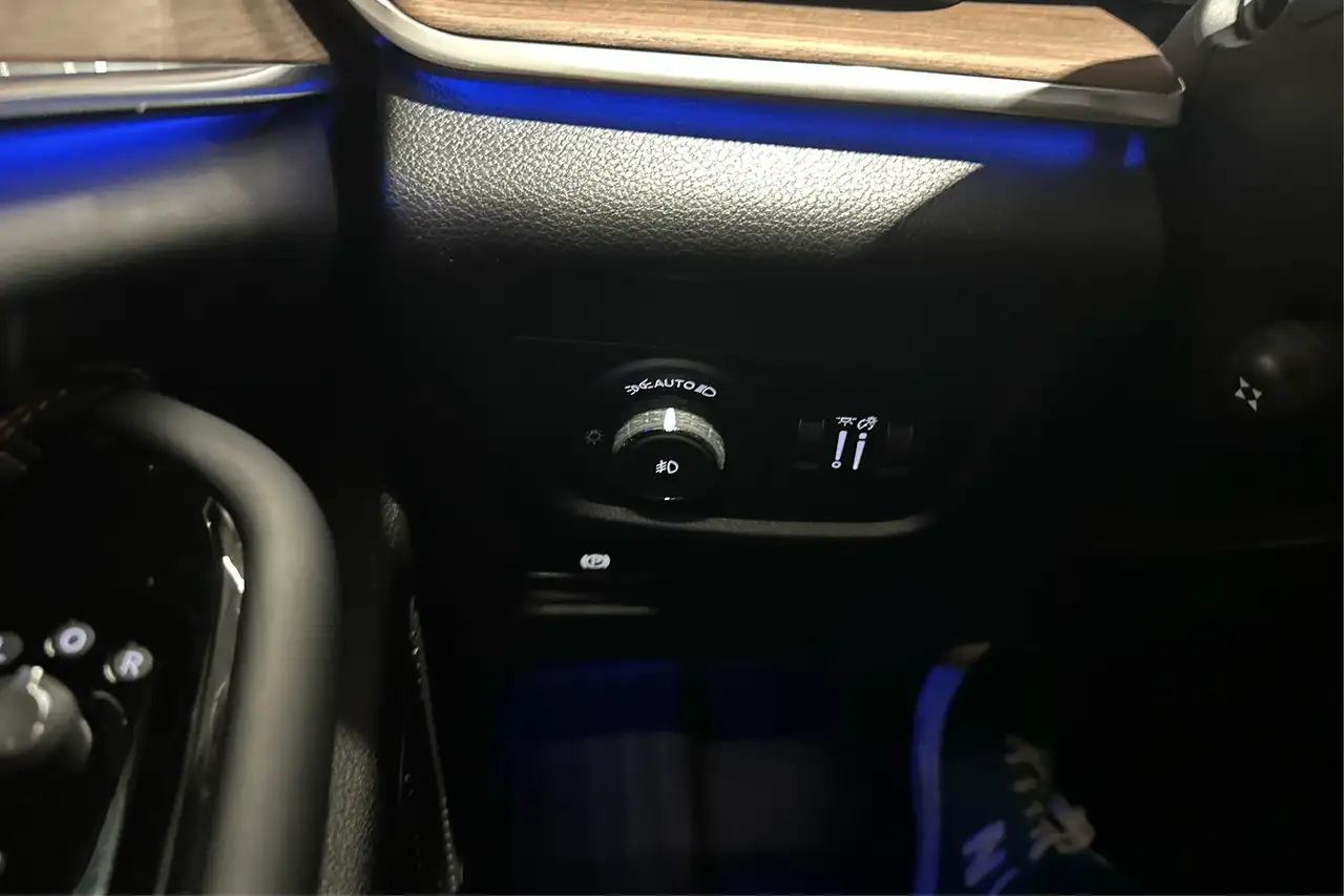 Jeep Grand Cherokee - Image 19