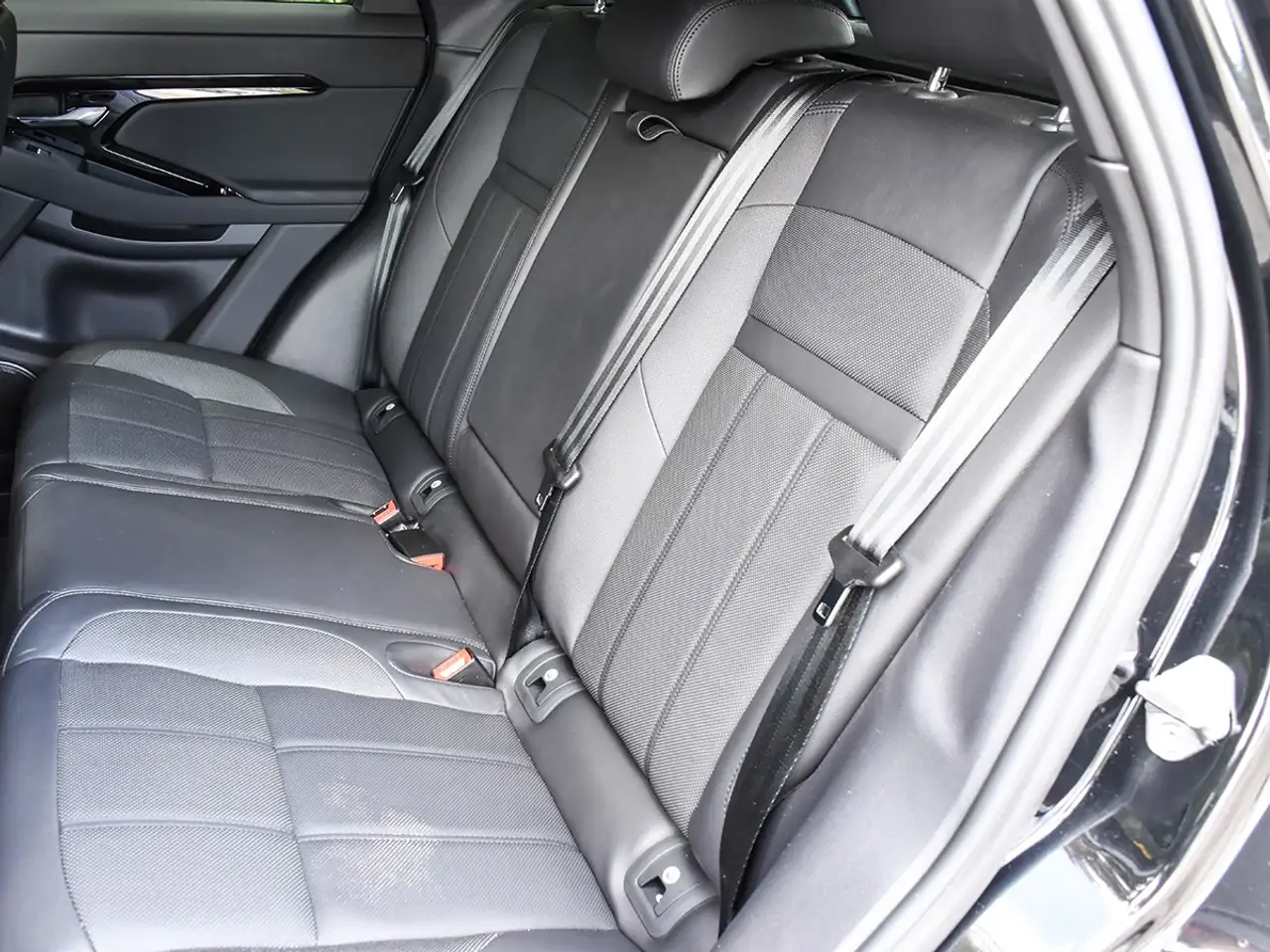 Land Rover Range Rover Evoque - Image 15