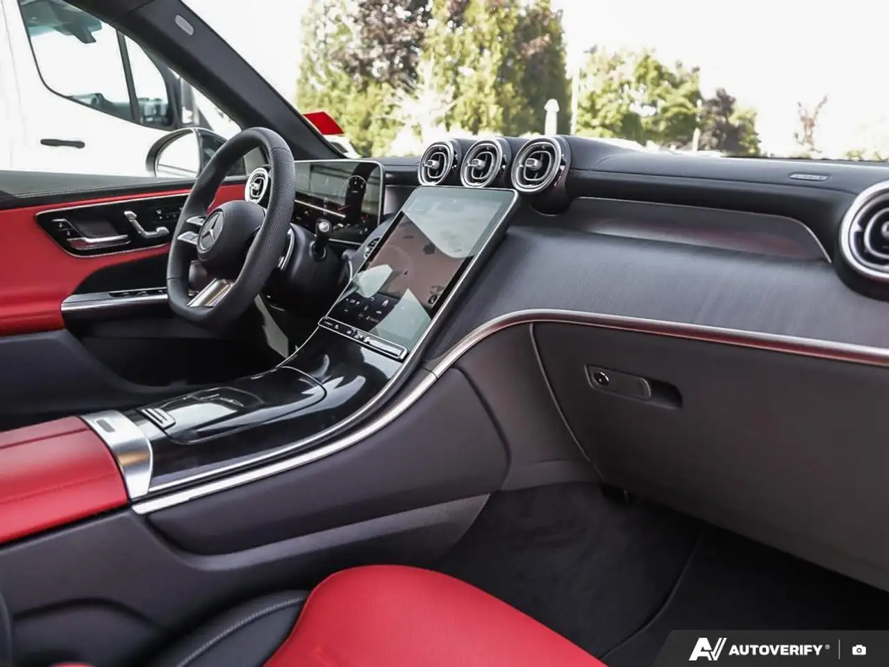 Mercedes-Benz GLC - Image 23