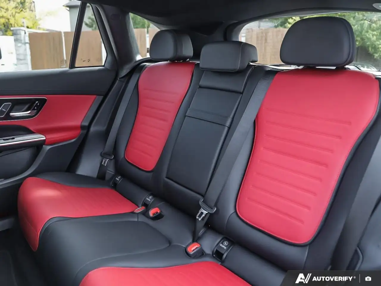 Mercedes-Benz GLC - Image 24
