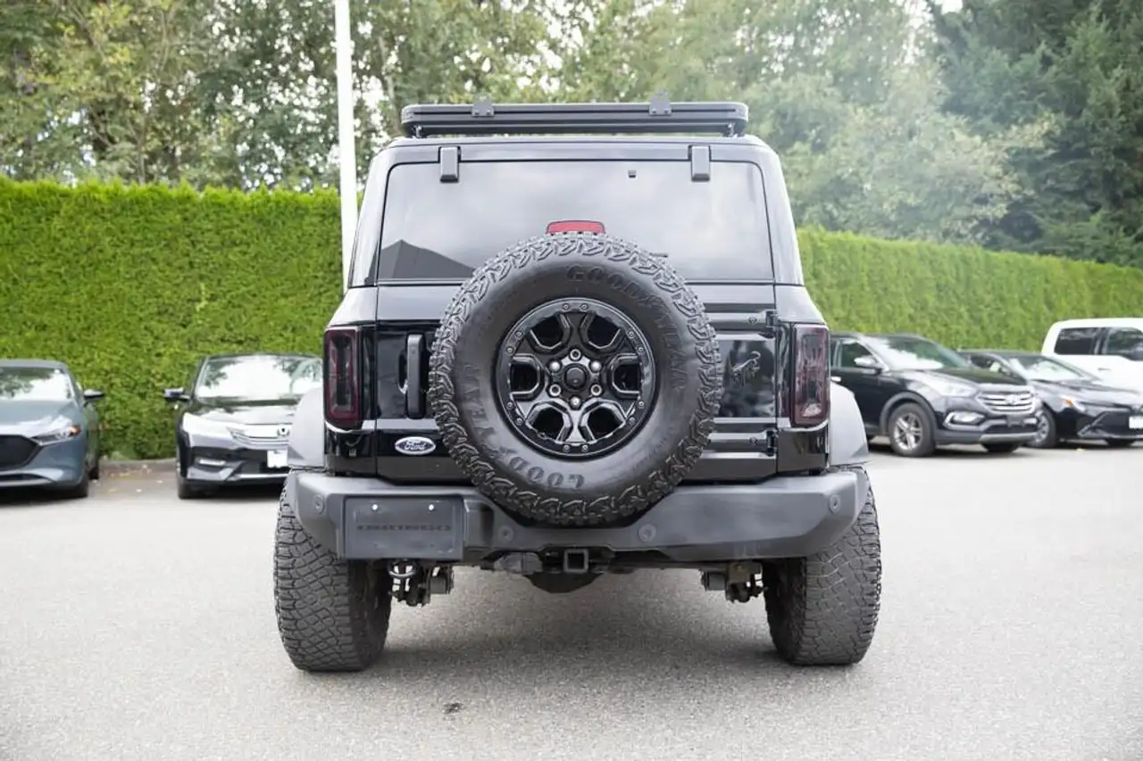Ford Bronco - Image 6