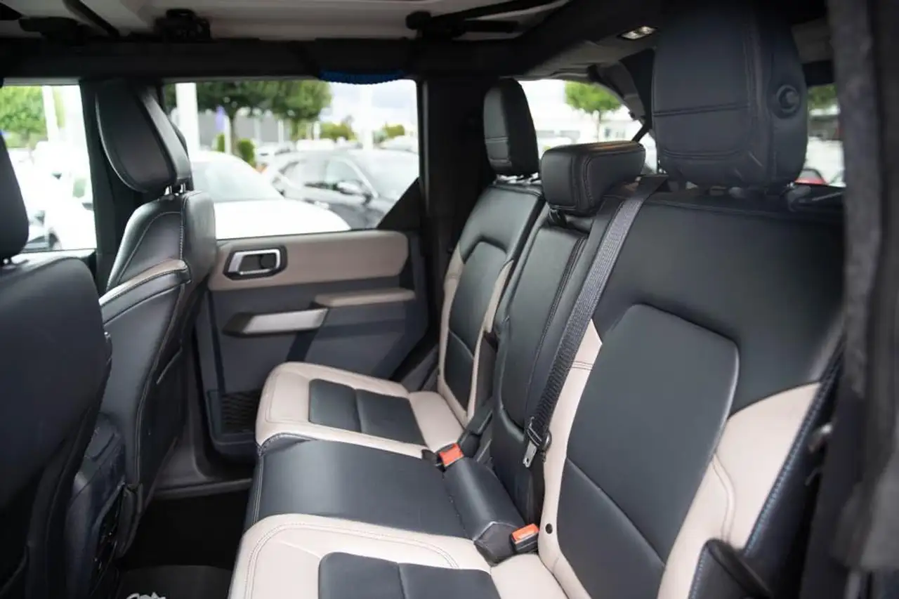 Ford Bronco - Image 15
