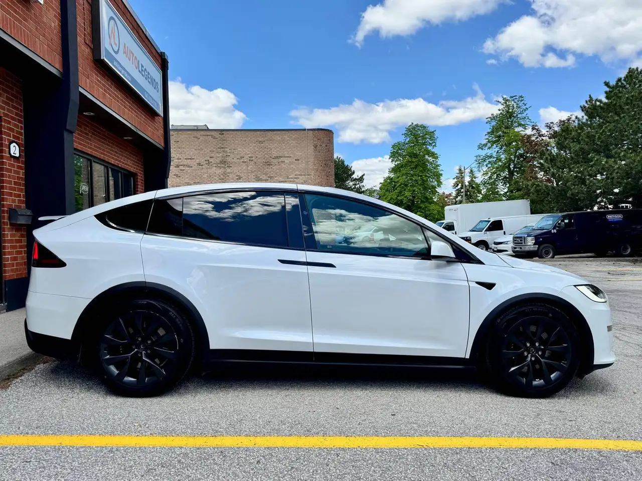 Tesla Model X - Image 7