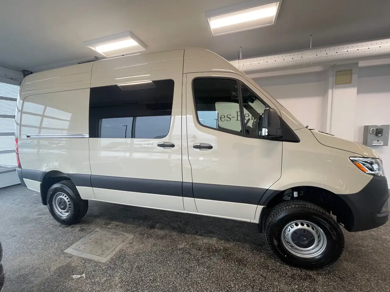 Mercedes-Benz Sprinter - Image 2