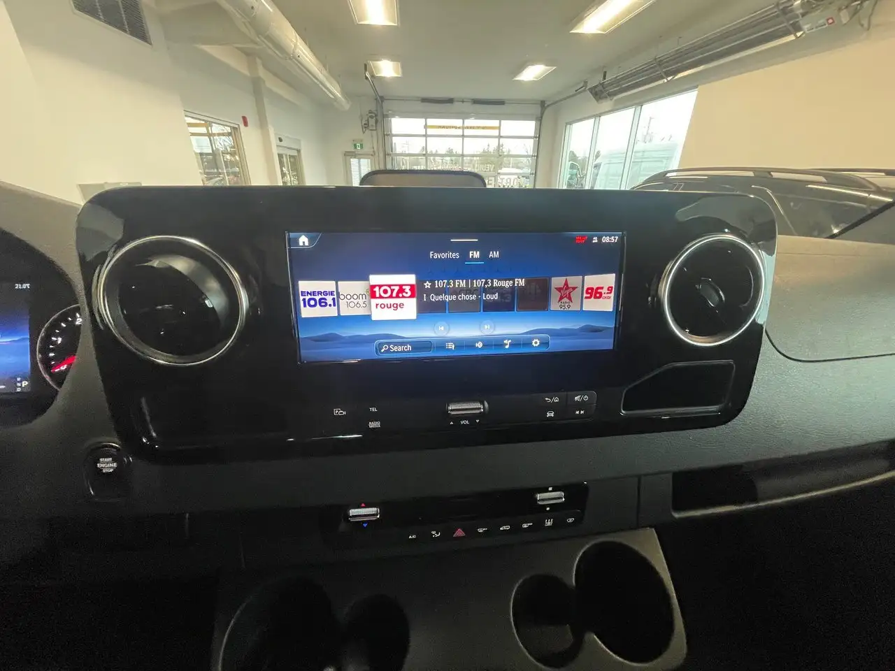 Mercedes-Benz Sprinter - Image 11