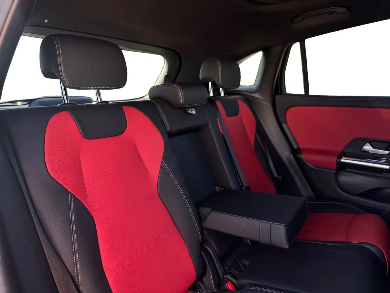 Mercedes-Benz GLA - Image 21